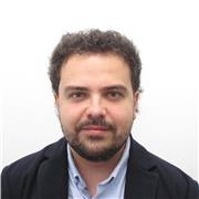 Profesor entusiasta en lo que concierne a las Ciencias Físicas, desea impartir clases e intentar transmitir todo su conocimiento